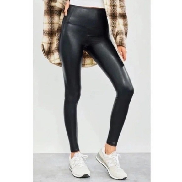 Aritzia Pants - Aritzia Wilfred Free Daria Black Vegan Leather Leggings High Waisted Pants Sz M